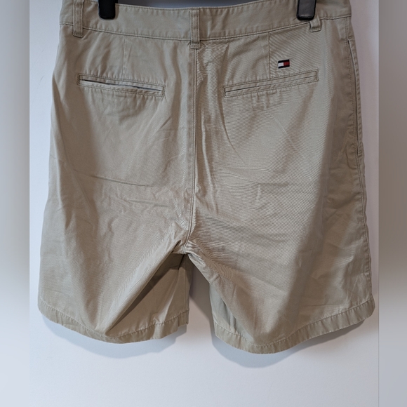 Tommy Hilfiger Beige Men's Shorts - Picture 2 of 4